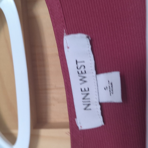 Nine West v neck, puff sleeves blouse - Picture 2 of 3